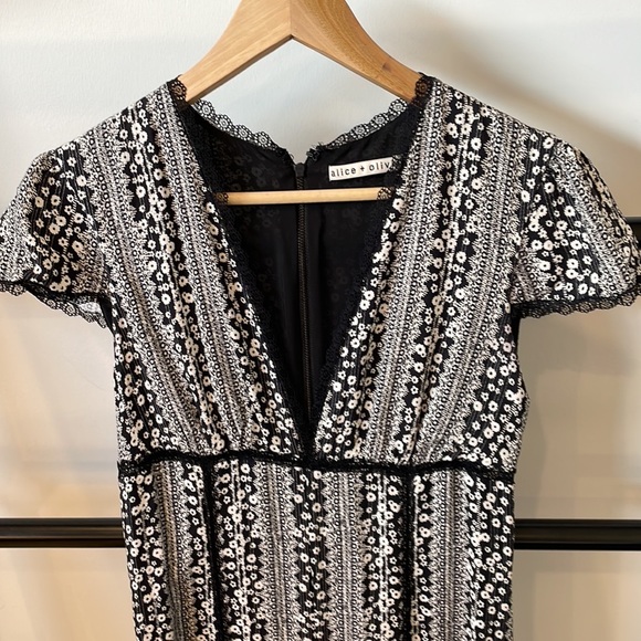 Alice + Olivia size 0 jumpsuit - Picture 2 of 4